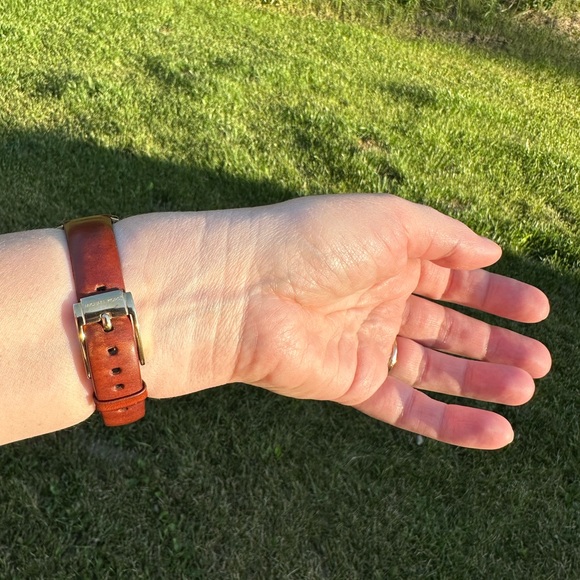 Michael Kors ladies gold tone watch - Picture 6 of 6